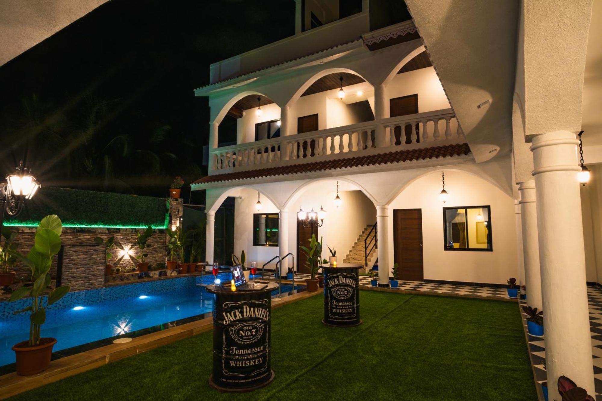 Готель Sapphire Mansion Алібаґ Екстер'єр фото